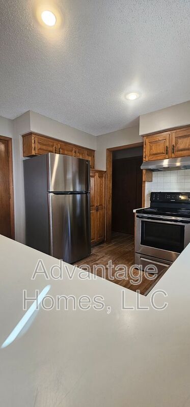 Building Photo - 11905 W 117th Terrace