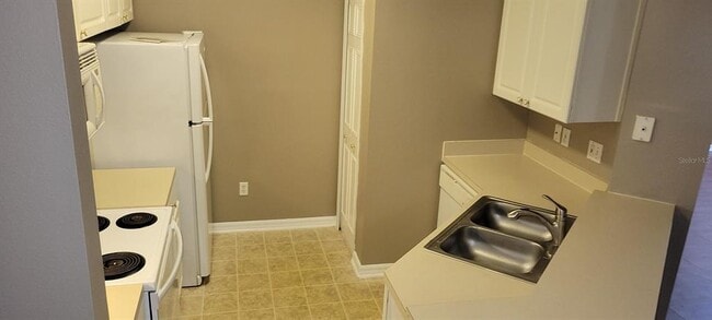 Building Photo - 5500 Metrowest Blvd