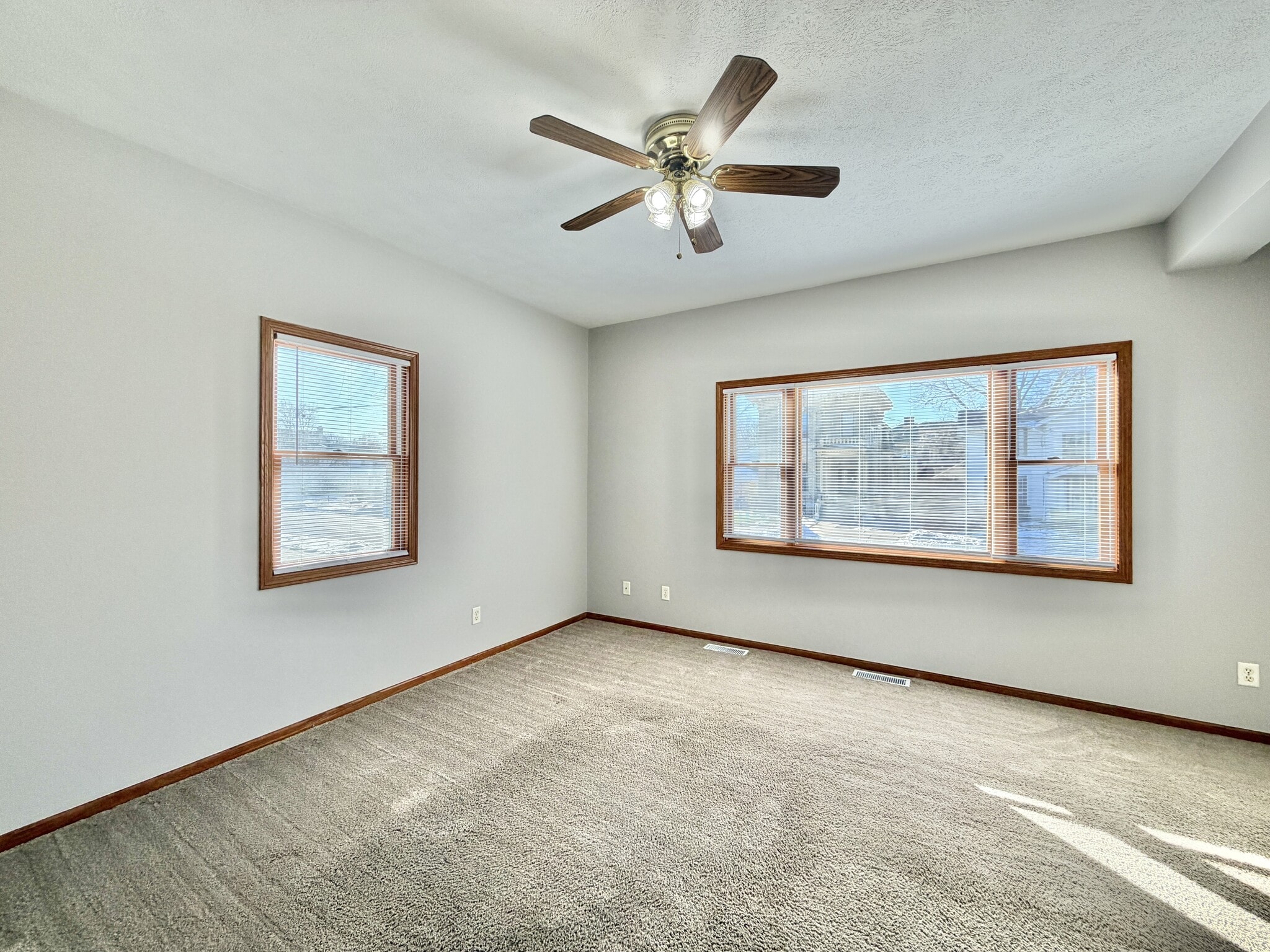 Building Photo - 167 S Jackson St