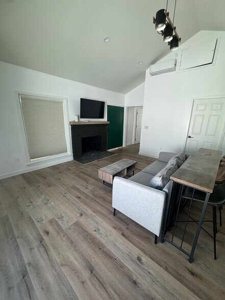 Building Photo - 6321 Camellia Ave