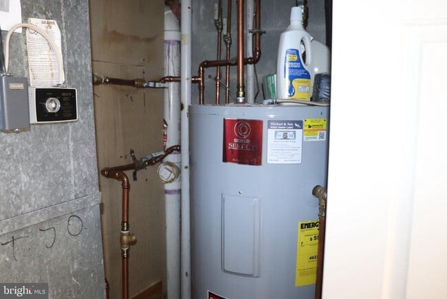 Building Photo - 942 S Rolfe St