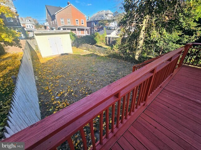 Building Photo - 341 Hillcrest Ave