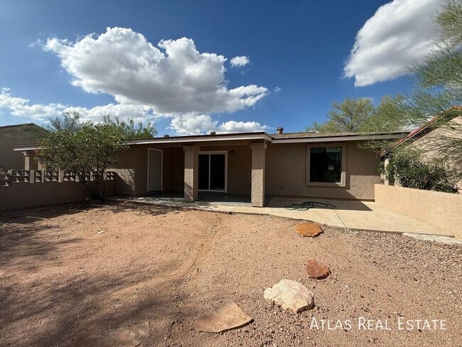 Building Photo - 16733 E Ashbrook Dr