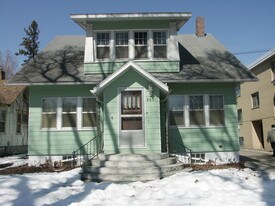 Building Photo - 803 10th Ave N