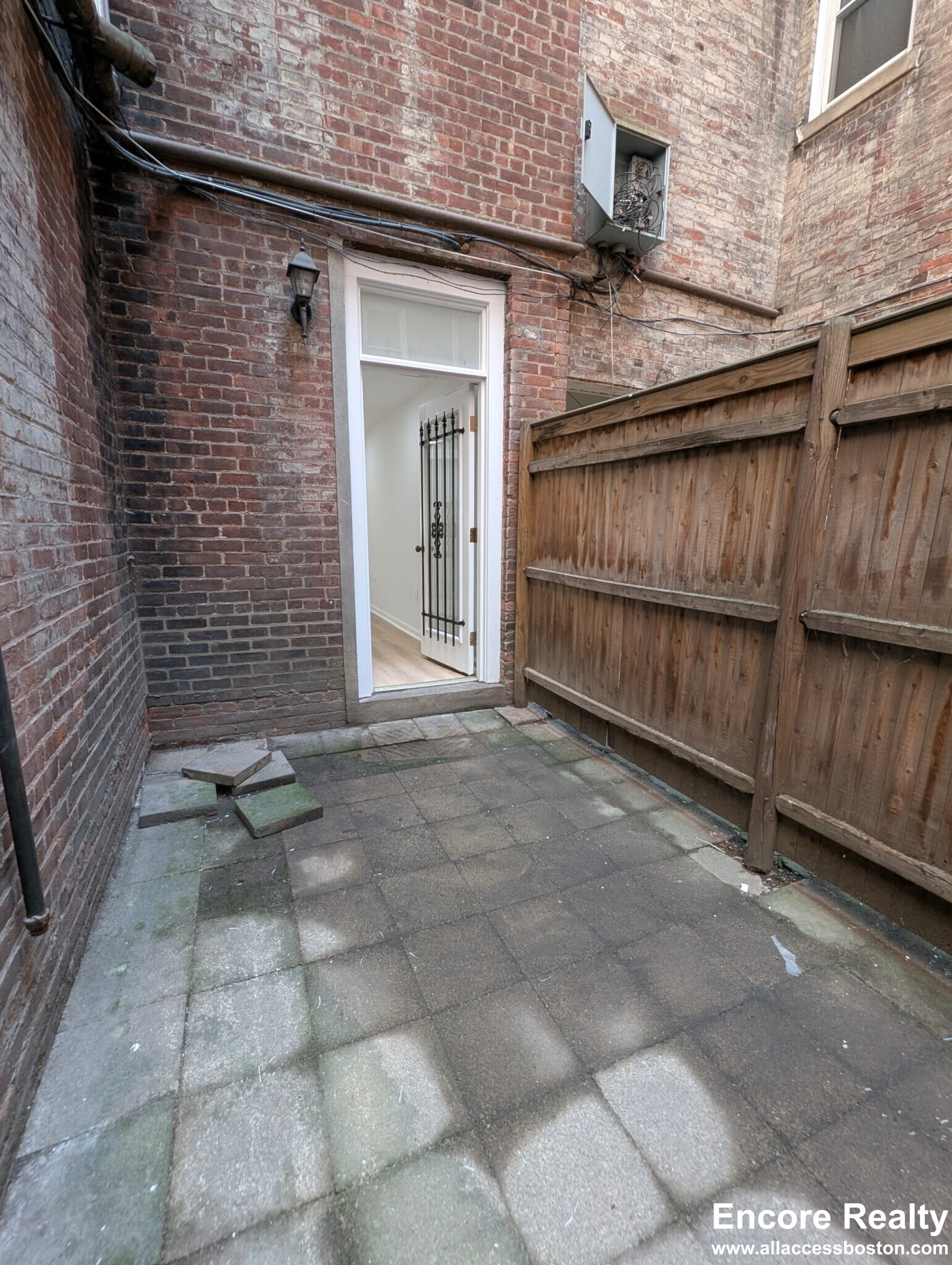 Building Photo - 32 Queensberry St