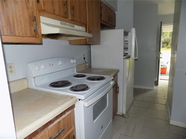 Building Photo - 6124 SW 10th Pl
