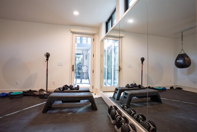 Building Photo - 1501 Rockmoor Ave