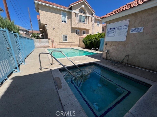 Building Photo - 847 Fairview Ave