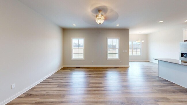 Building Photo - For Lease Large Home with Bonus Room on 1 Acre in Country