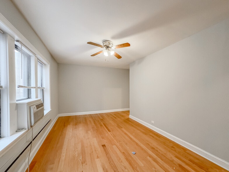 Building Photo - 3739 N Pine Grove Ave