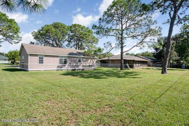 Building Photo - 7050 Bismark Rd