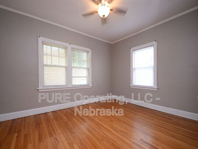 Building Photo - 406 N 49th St