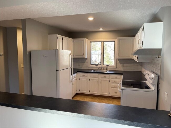 Building Photo - 12 Beacon St