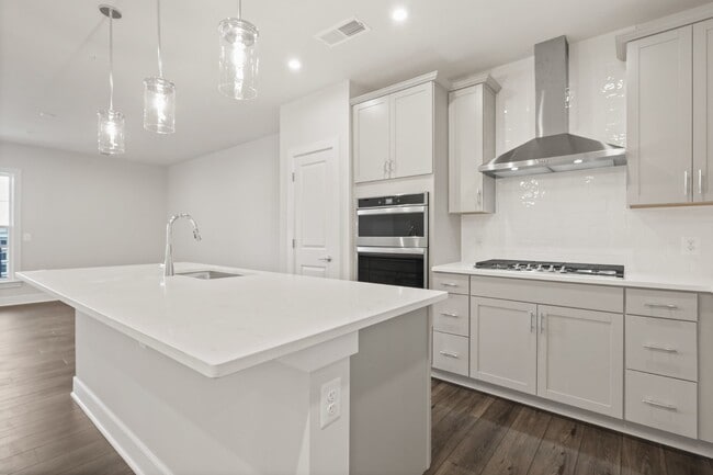 Building Photo - 100 St Ives Pl