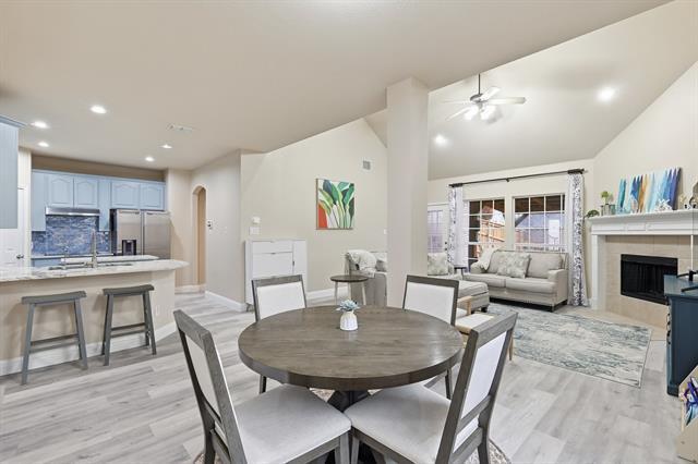 Building Photo - 2122 Trickling Creek Dr