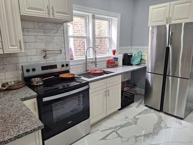 Building Photo - 4947 W Race Ave