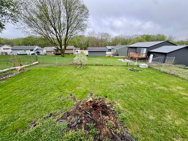 Building Photo - 5556 N Thornwood Ave