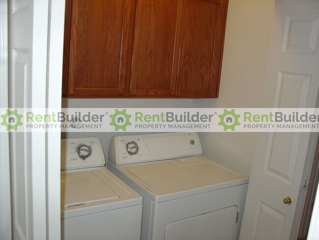 Building Photo - ***WINTER SPECIAL - LOWER PRICE FOR AN 18 MONTH LEASE TERM!!***