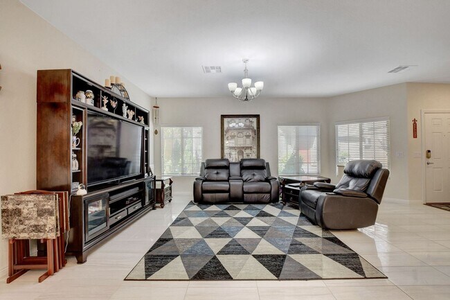 Building Photo - Beautiful Two Story Located on the Southwest