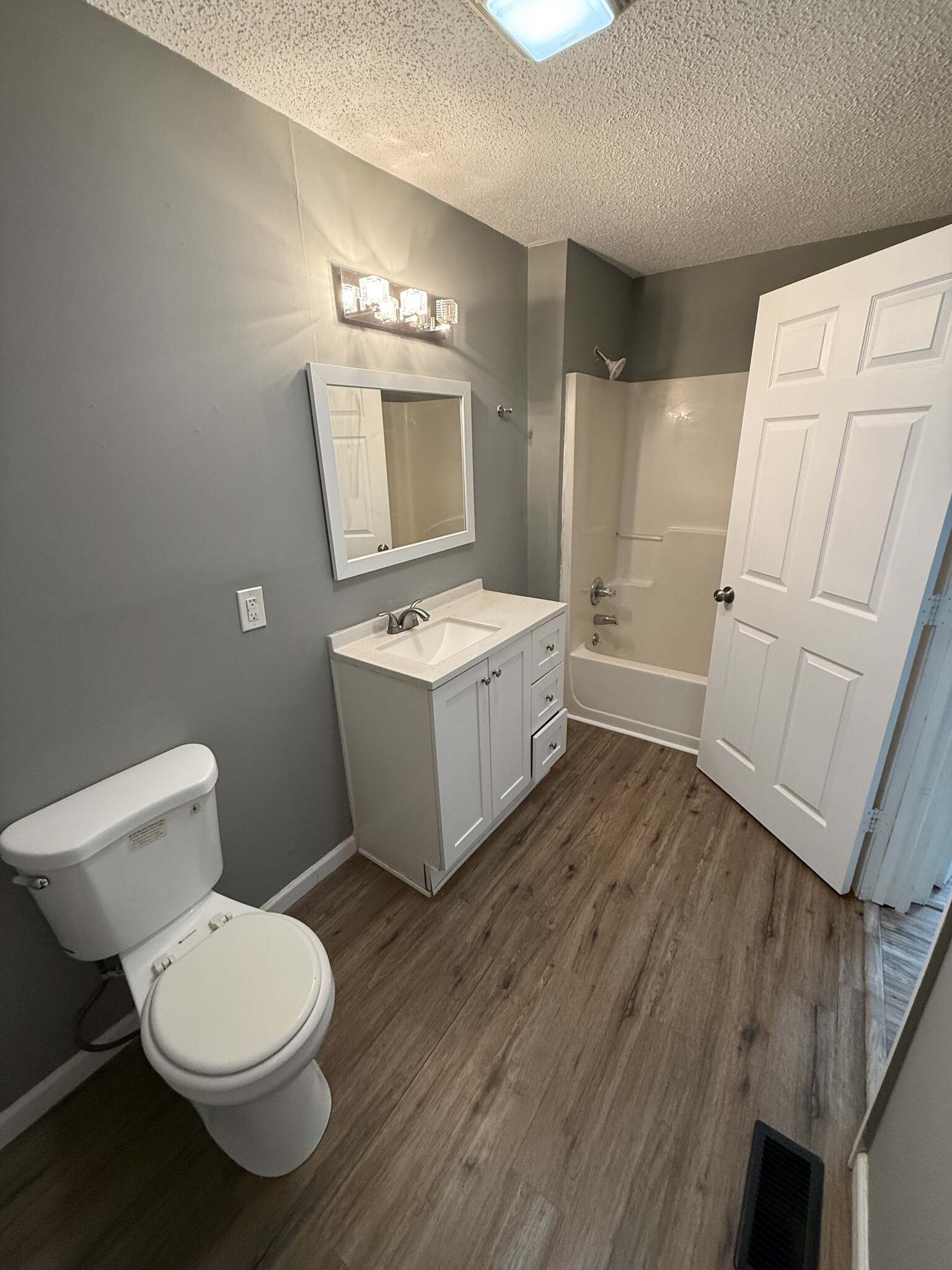 Building Photo - 3028 Toms Way