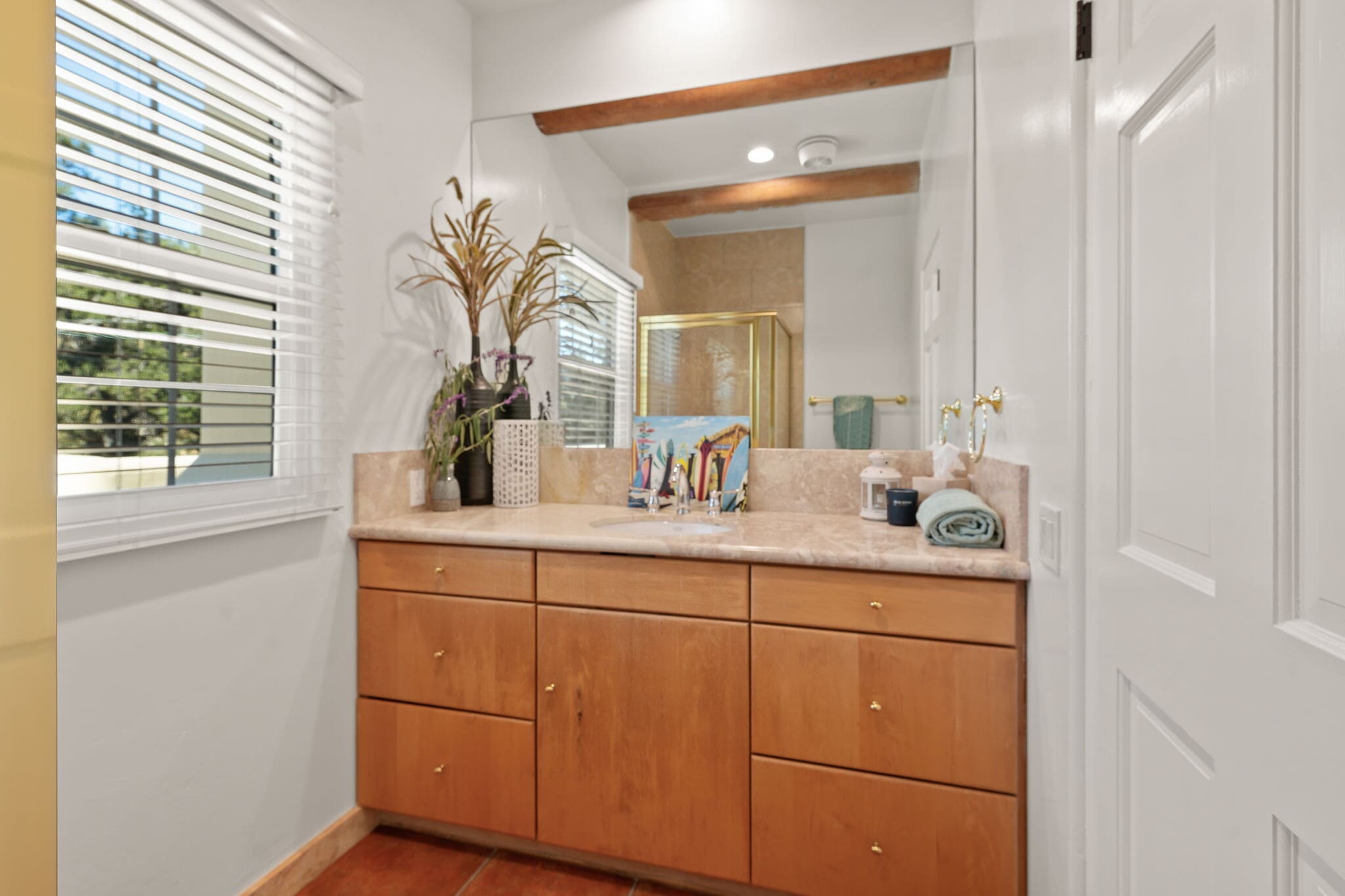 Bath #3, secondary bedroom - 25648 Timpangos Dr