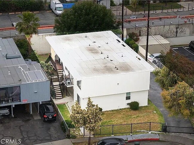 Building Photo - 667 Glenfinnan Ave