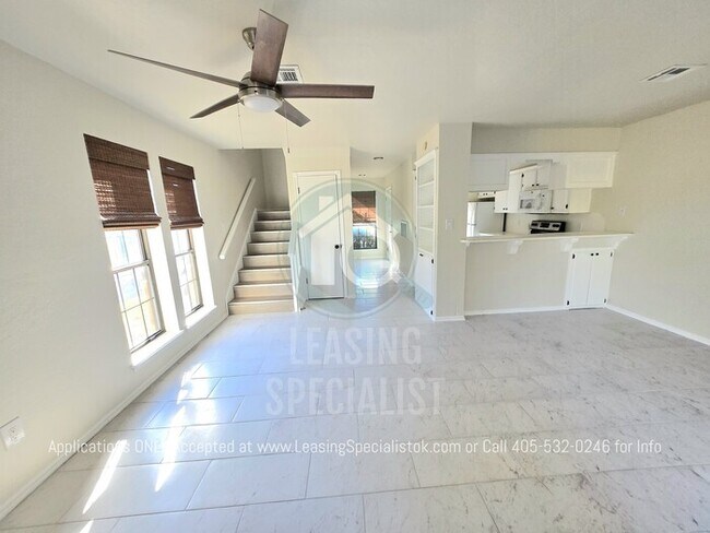 Building Photo - West Norman 2 Bed 1.5 Bath Fully Remodeled...