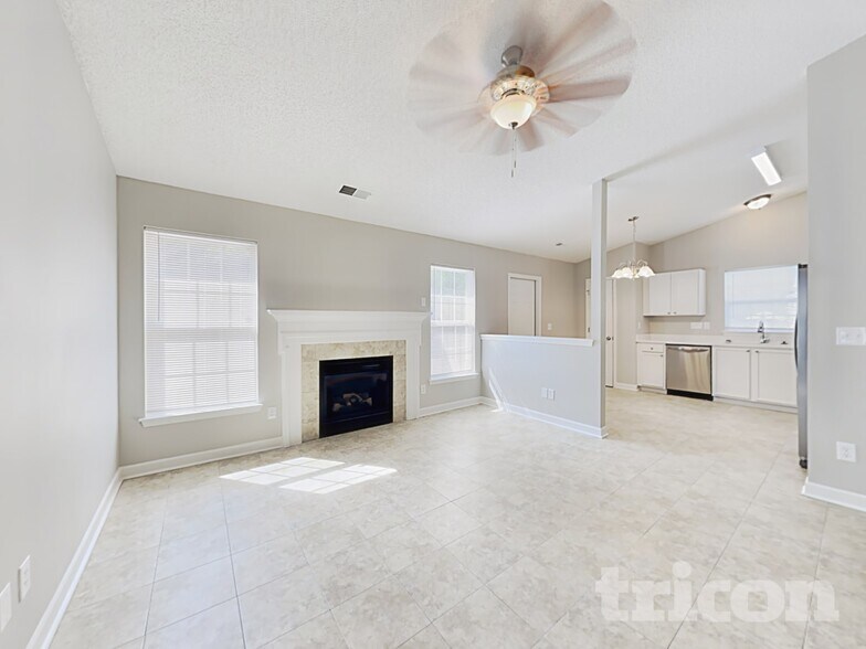 Building Photo - 882 Anchor Way NE