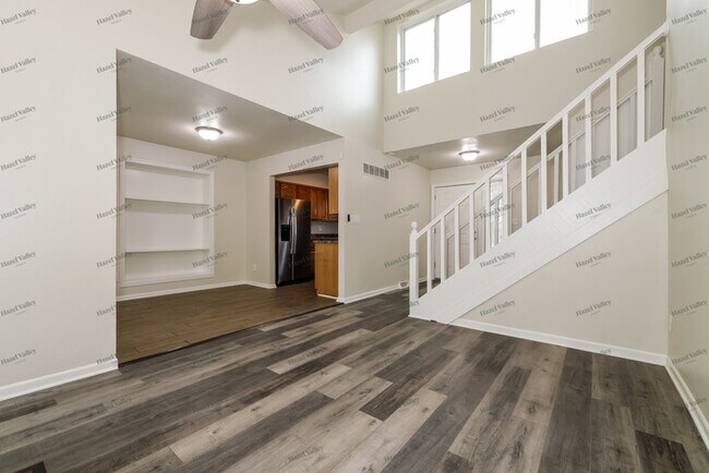 Building Photo - 509 NE Grand Ave