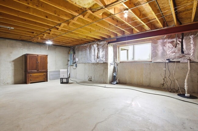 Building Photo - 15749 W Crobally Way