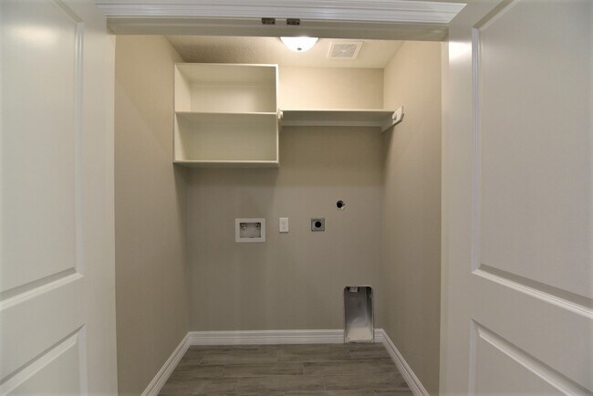 Laundry - 5621 Georgia Ave