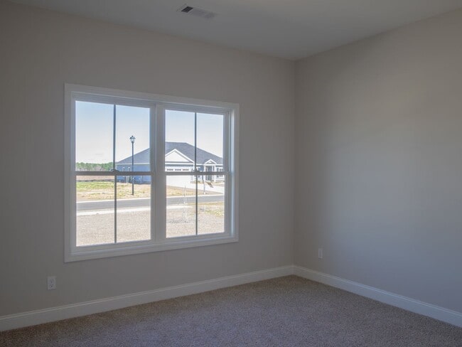 Building Photo - 408 S Zetterower Ave