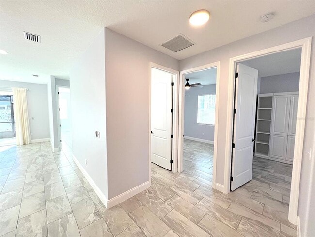 Building Photo - 10 Emmons Ln