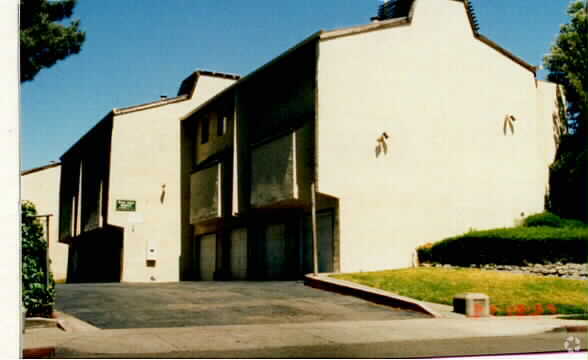 Building Photo - Hidden Creek Town Homes