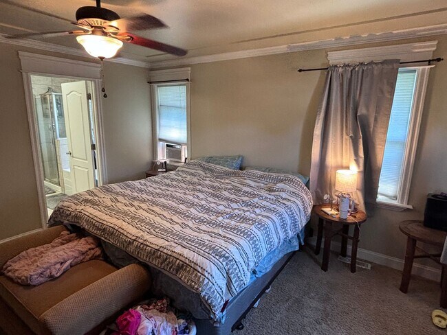 Building Photo - 4 bed 3 Home in Coveted West End Neighborhood