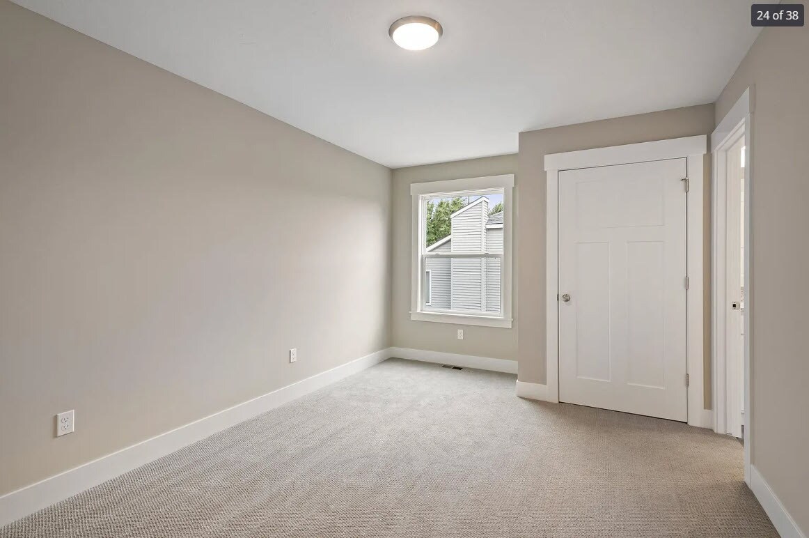 Building Photo - 5453 W Heathwood Dr SE