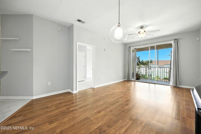 Building Photo - 7990 Baymeadows Rd