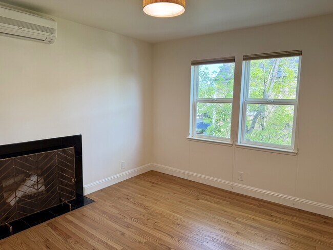 Building Photo - 16979 Roberts Rd