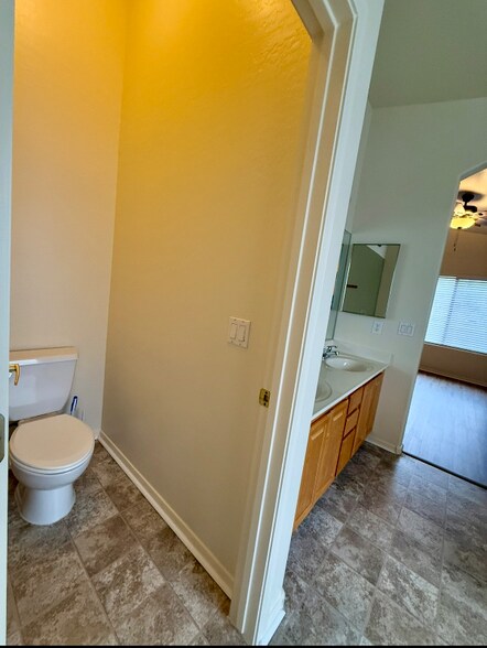 Building Photo - 7451 E Mountain Dr