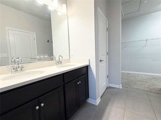 Building Photo - 2909 Deerberry Ln