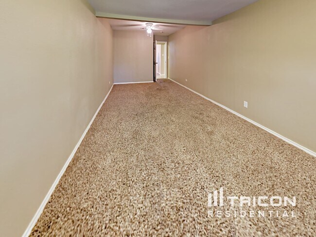 Building Photo - 350 Lemur Dr