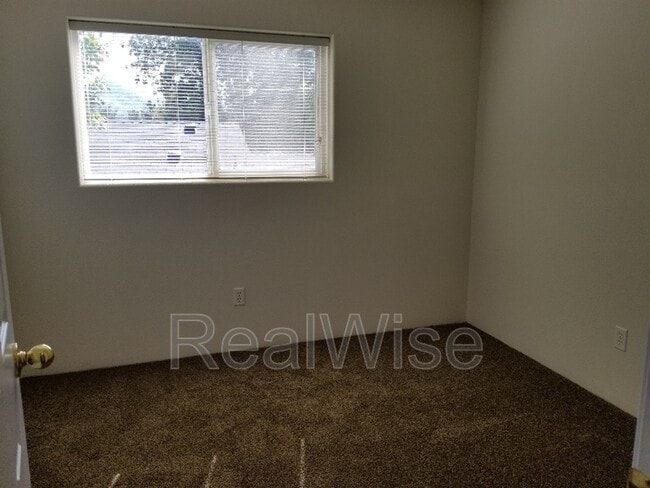 Building Photo - 1527 Hamilton Ln