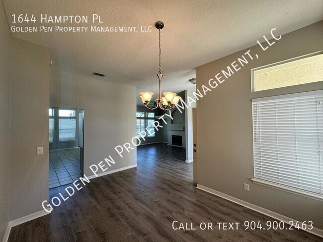 Building Photo - 1644 Hampton Pl