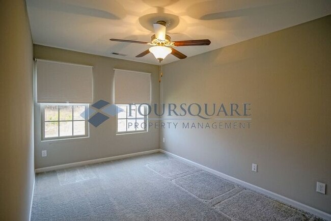 Building Photo - Spacious 3-Bed, 2.5-Bath Townhome with Washer/ Dryer Included – Located in Carlton Park Community