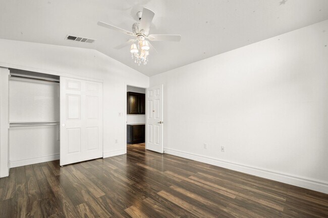 Building Photo - Welcome Home to Fall in Love with This Stu...