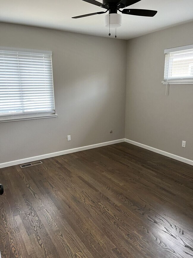 Building Photo - 1311 Spruce Dr