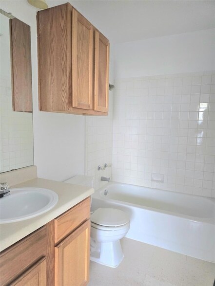 Building Photo - 2837 Southampton Way