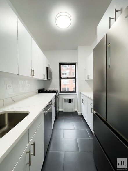 Building Photo - BEEKMAN PLACE