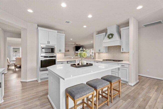 Building Photo - 2221 Hay Field Ct