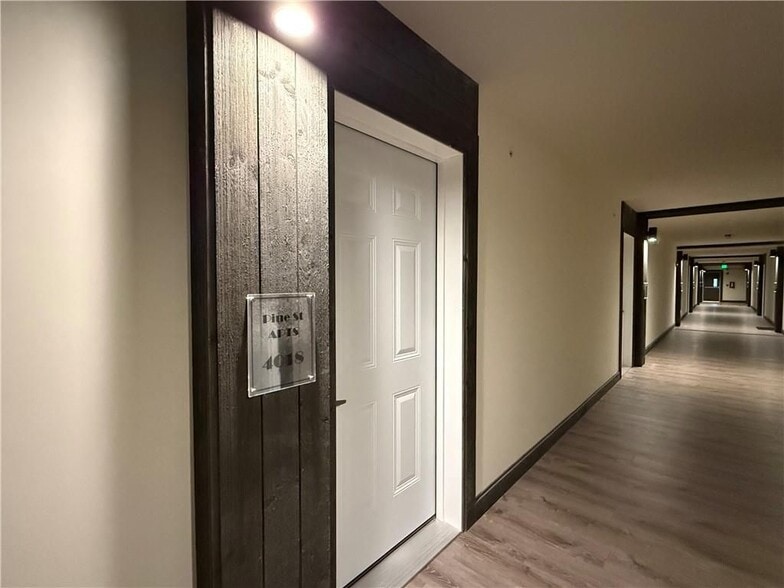 Building Photo - 327 Pine St